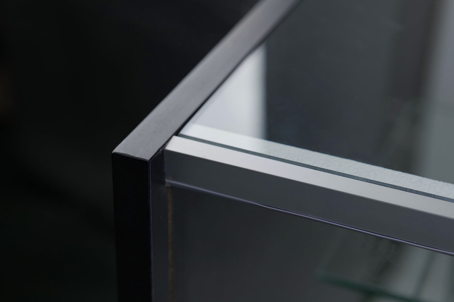 Wood Full Vision Display 70 Inch Showcase with Adjustable Glass Shelving/FS6